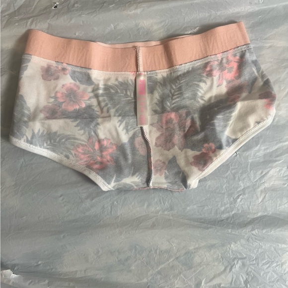 Pink Low Rise Hawaii Print Panties - Picture 13 of 16